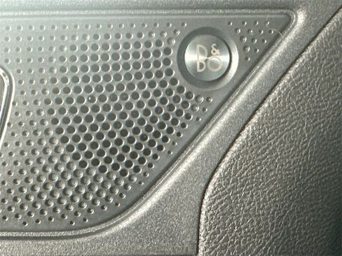 Used 2024 Ford Edge Titanium image 24