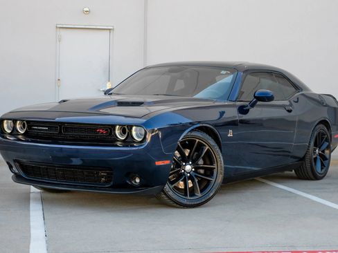 Used 2016 Dodge Challenger R/T Scat Pack w/ Leather Interior Group image 7