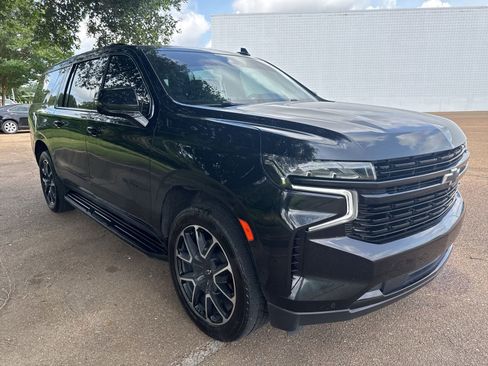 Used 2023 Chevrolet Suburban RST w/ Luxury Package AWD/4WD image 1