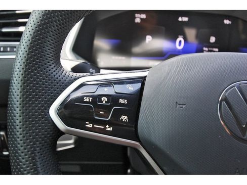 Used 2023 Volkswagen Tiguan SE R-Line FWD image 18