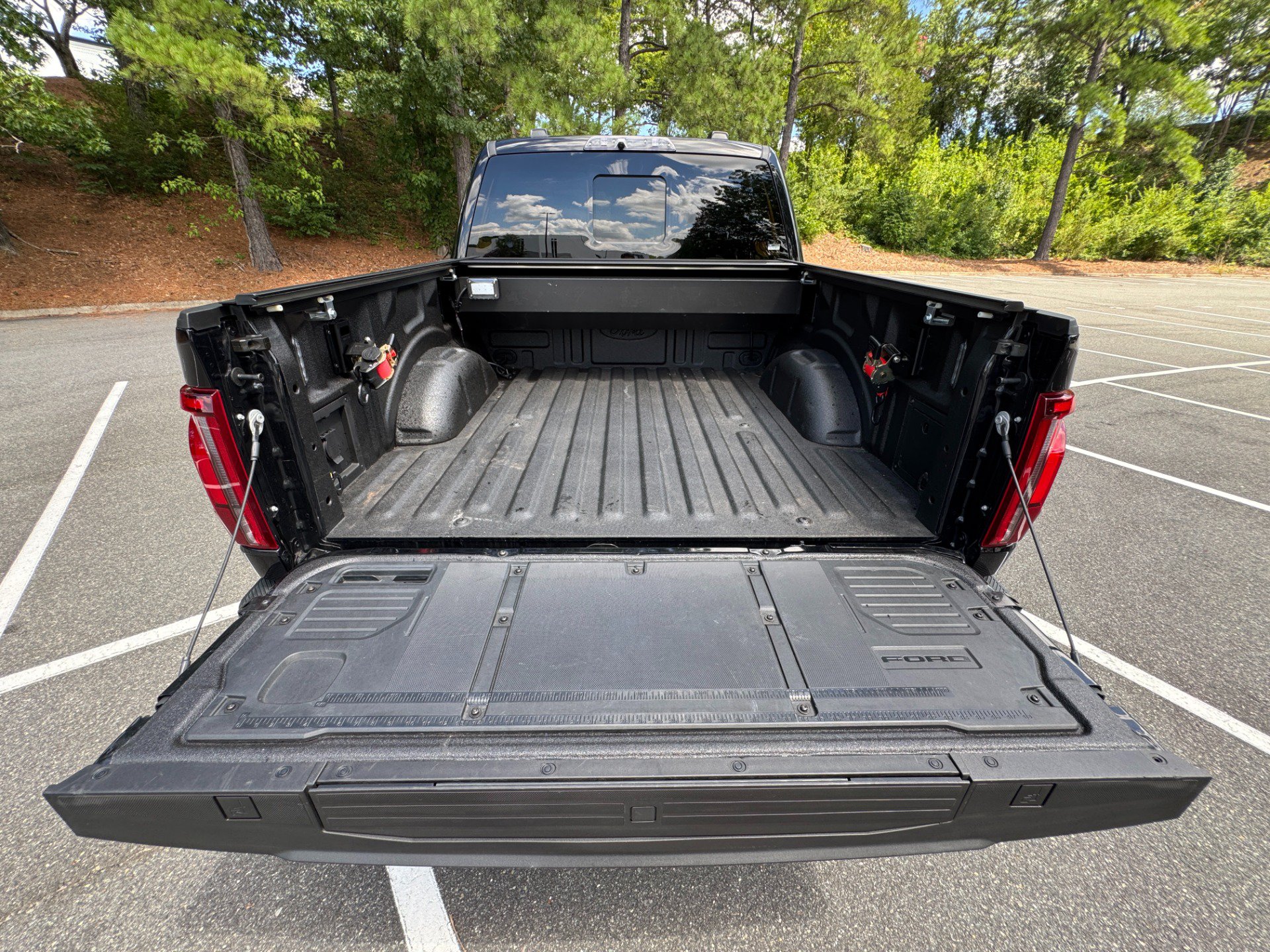 Used 2025 Ford F150 Raptor w/ Equipment Group 803A Raptor R AWD/4WD image 24