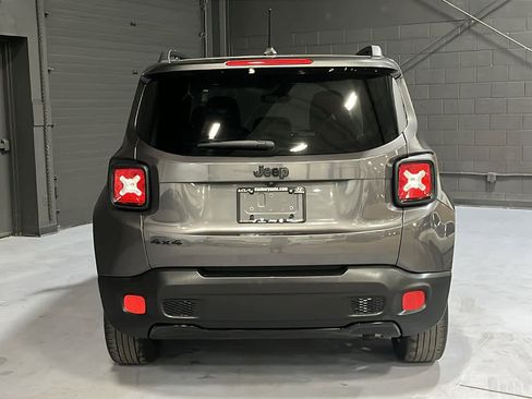 Used 2017 Jeep Renegade Altitude AWD/4WD image 5