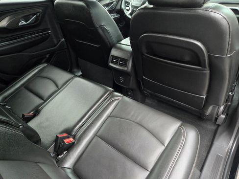 Used 2024 GMC Terrain SLT image 61