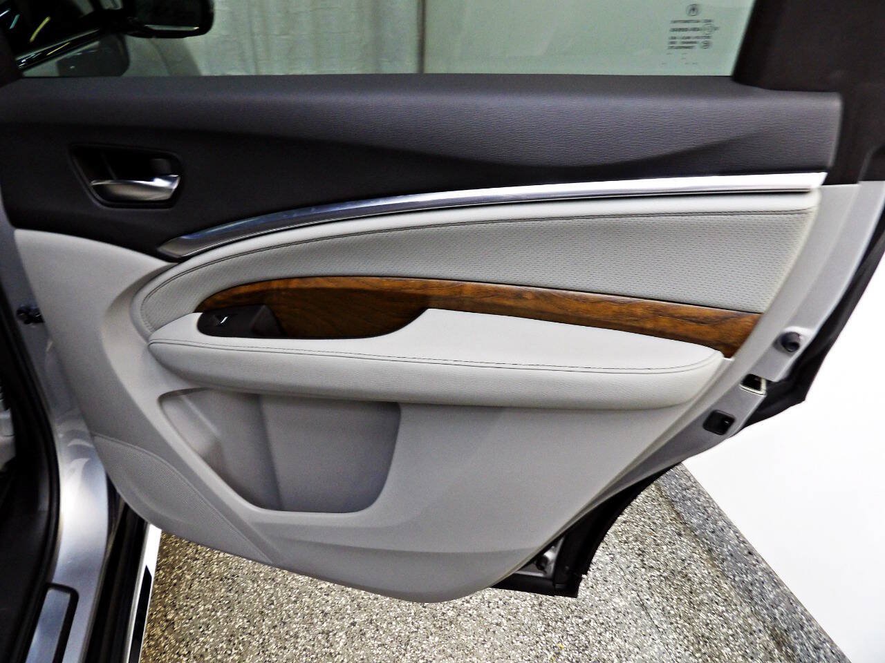 Used 2020 Acura MDX w/ Technology Package FWD image 12