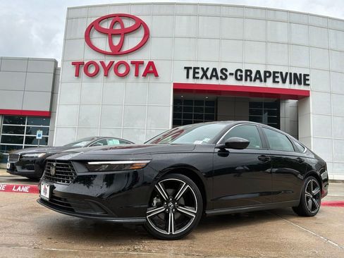Used 2024 Honda Accord Sport image 2