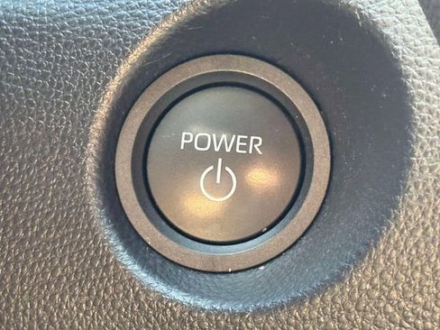 Used 2025 Toyota Corolla Cross AWD Hybrid image 31