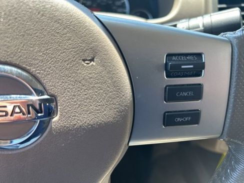 Used 2014 Nissan Frontier SL AWD/4WD image 18