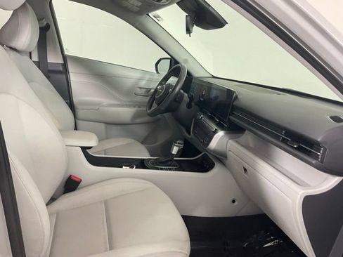 Used 2025 Hyundai Kona SEL FWD image 20