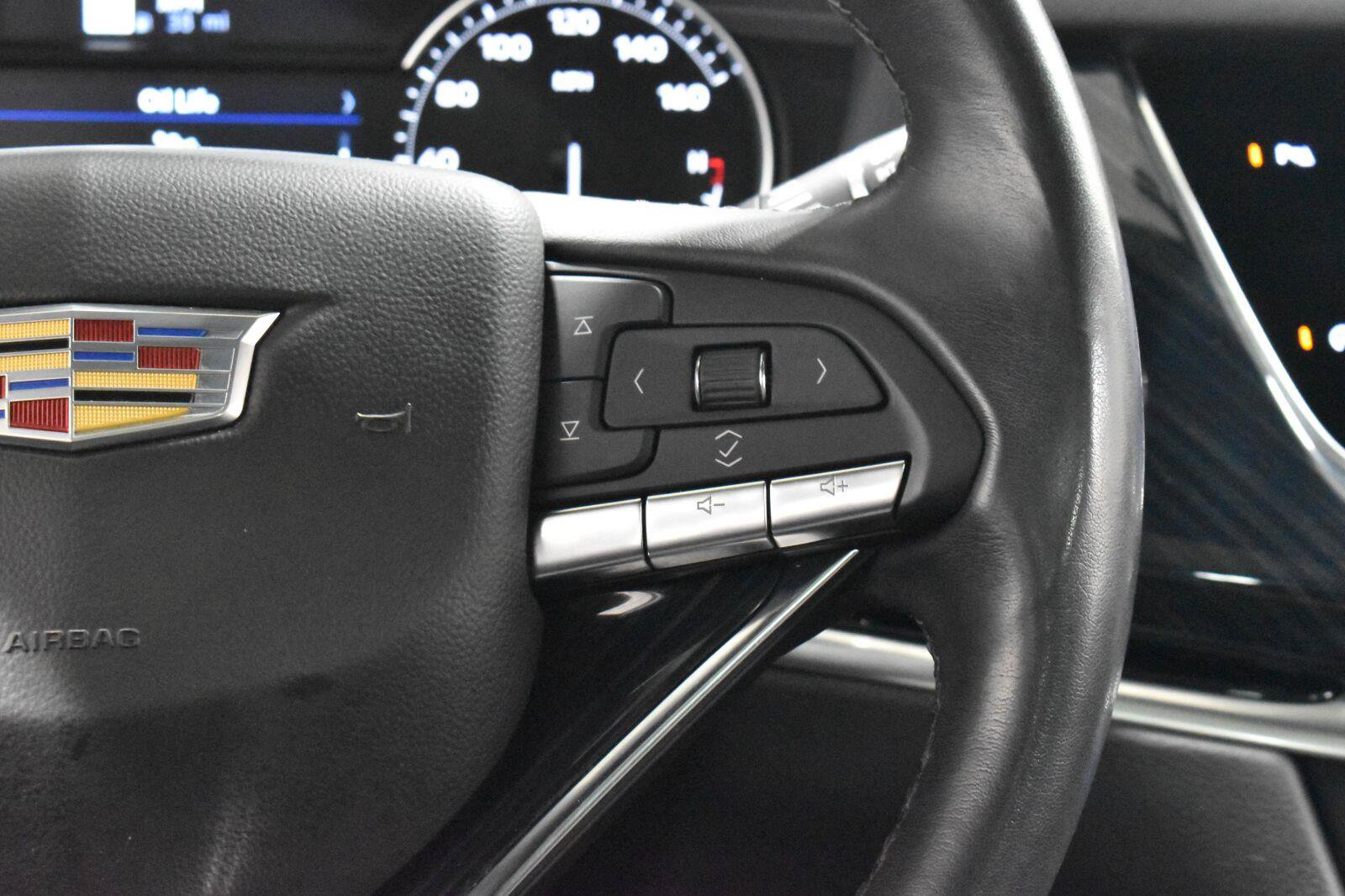 Used 2024 Cadillac XT6 Premium Luxury w/ LPO, Floor Liner Package FWD image 8