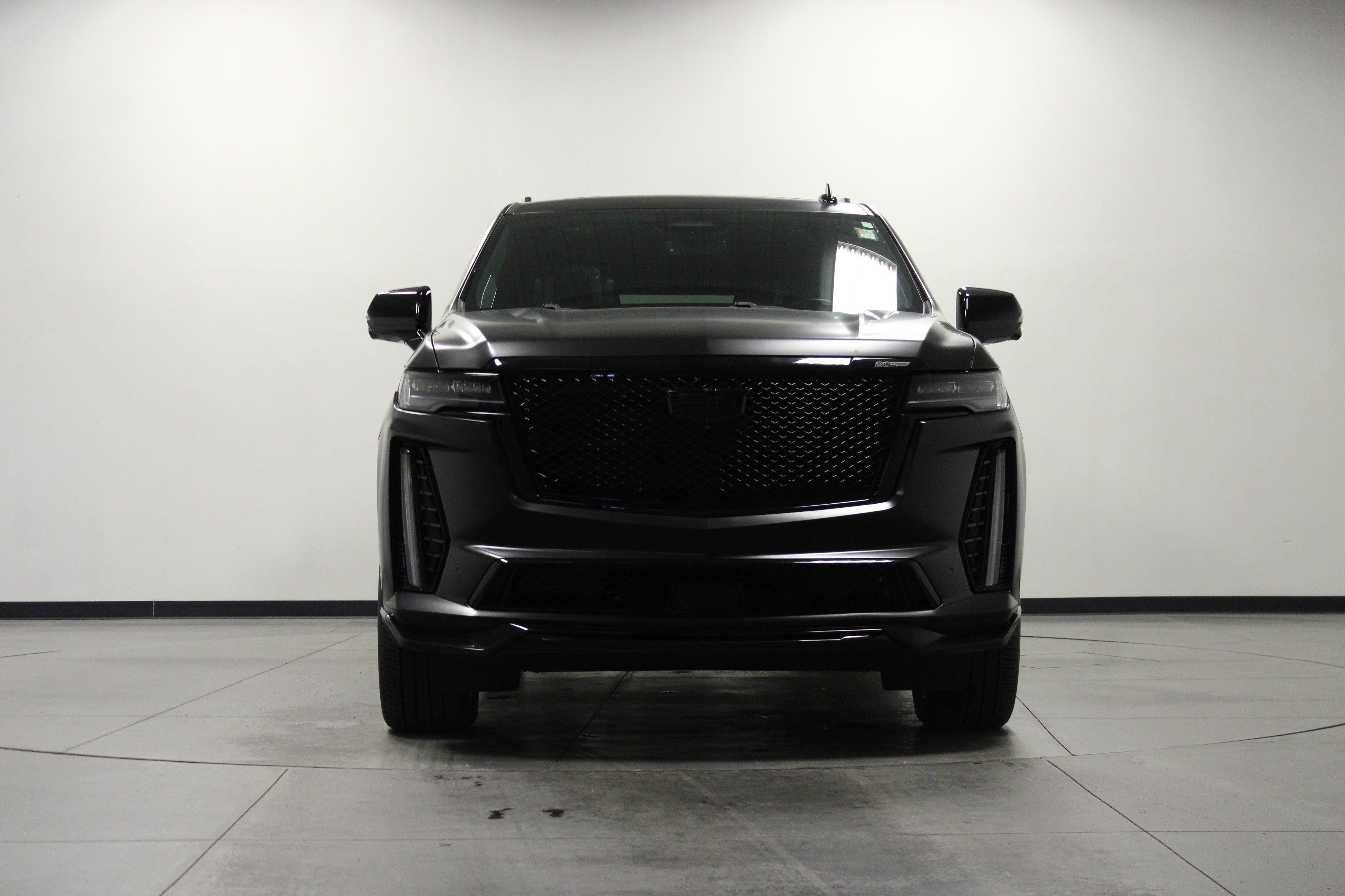 Used 2024 Cadillac Escalade ESV V AWD/4WD image 9