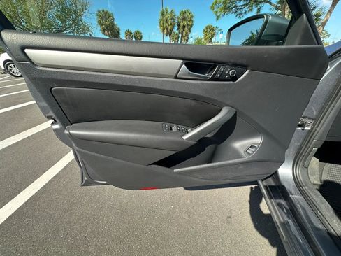 Used 2014 Volkswagen Passat 1.8T Wolfsburg Edition image 24