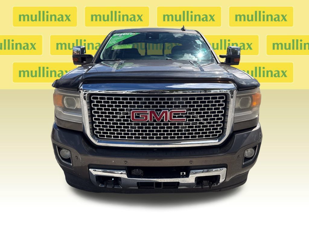 Used 2015 GMC Sierra 2500 Denali w/ Duramax Plus Package AWD/4WD image 12