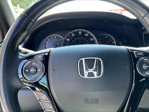 Used 2017 Honda Accord Sport image 32