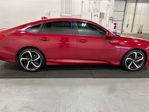 Used 2018 Honda Accord Sport image 8
