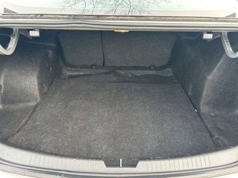 Used 2022 Chevrolet Malibu LT image 32