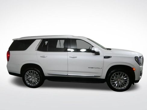 Used 2024 GMC Yukon Denali AWD/4WD image 2