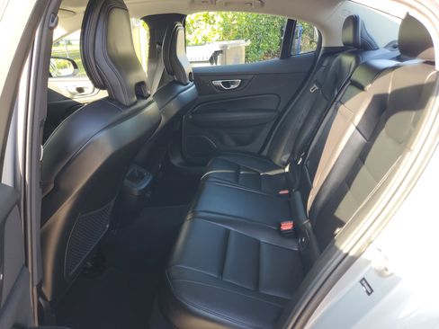 Used 2024 Volvo S60 B5 Core image 10