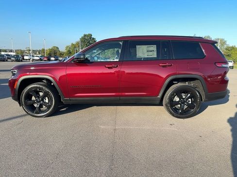New 2025 Jeep Grand Cherokee L Altitude image 8