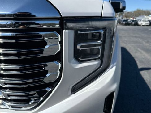 Used 2023 GMC Sierra 1500 Denali AWD/4WD image 10