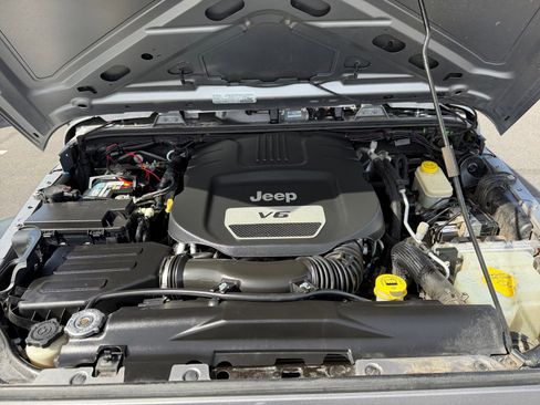 Used 2017 Jeep Wrangler Unlimited Sport w/ Connectivity Group image 21