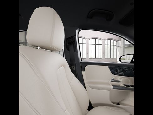 Certified 2026 Mercedes-Benz GLA 250 4MATIC image 43