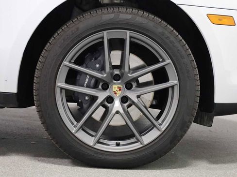 Certified 2025 Porsche Macan Turbo image 12