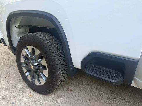 Used 2023 Chevrolet Silverado 2500 Custom w/ Custom Value Package AWD/4WD image 8