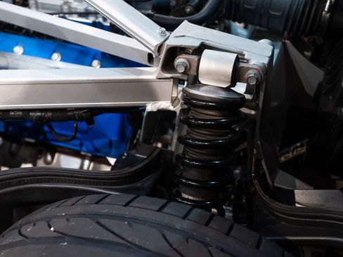 Used 2005 Ford GT RWD image 23
