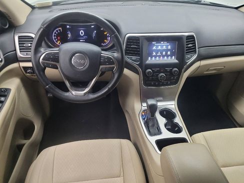 Used 2019 Jeep Grand Cherokee Laredo w/ Security & Convenience Group image 22