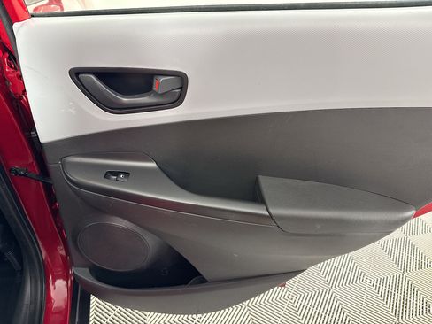 Used 2021 Hyundai Kona SE image 26