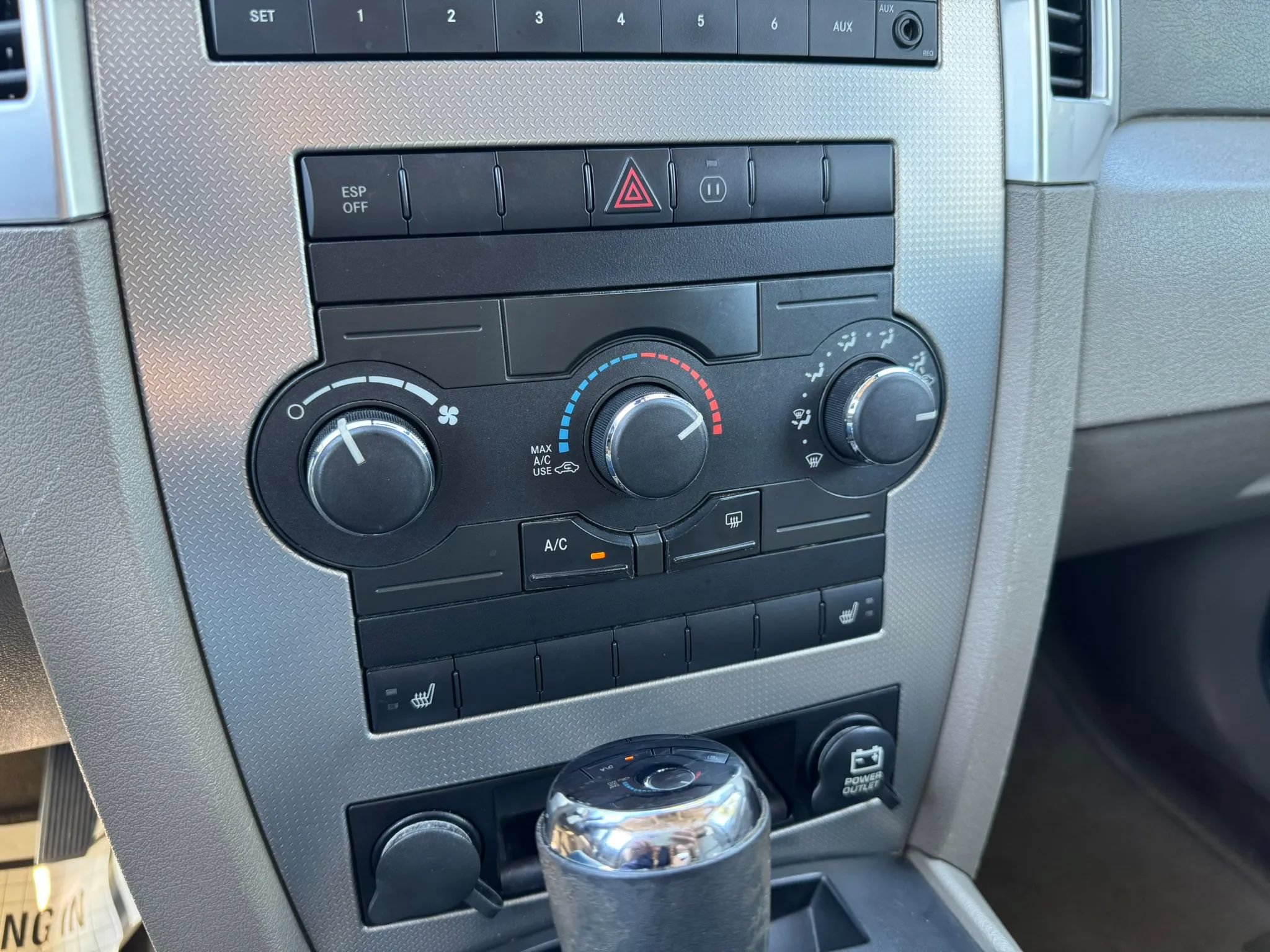 Used 2008 Jeep Grand Cherokee Laredo RWD image 22