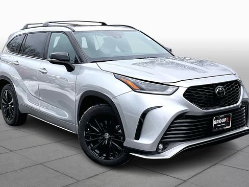 Certified 2024 Toyota Highlander XSE image 3