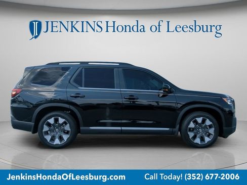 New 2026 Honda Pilot Touring image 3