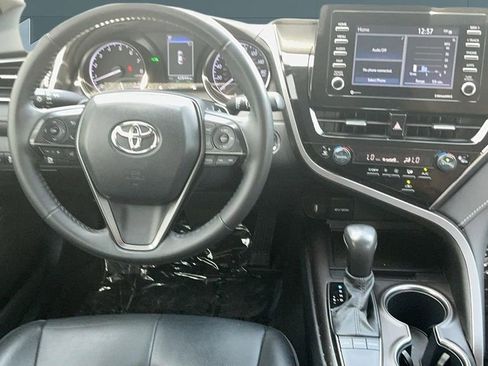 Used 2024 Toyota Camry SE w/ Convenience Package image 21