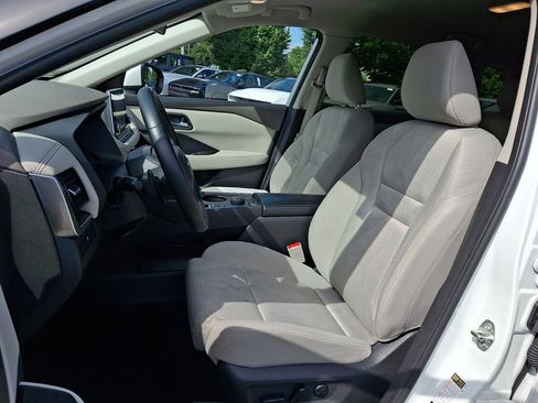Used 2025 Nissan Rogue SV AWD/4WD image 24