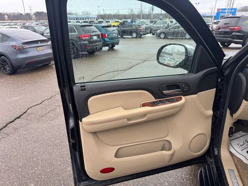 Used 2007 Chevrolet Avalanche LTZ w/ LTZ Preferred Equipment Group image 14