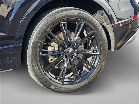 Used 2020 Audi Q8 Premium Plus w/ Premium Plus Package image 21