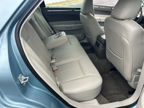 Used 2009 Chrysler 300 Touring image 11
