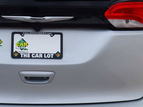 Used 2023 Chrysler Voyager LX image 20