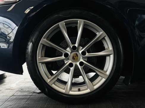 Used 2019 Porsche 718 Boxster RWD image 23