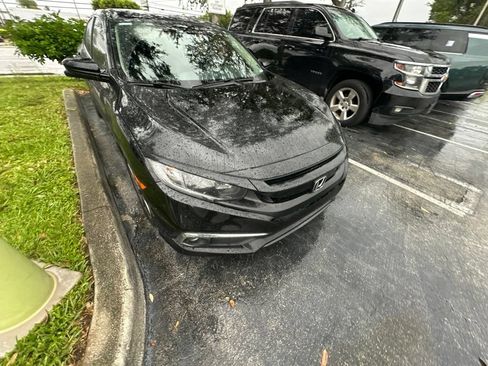 Used 2019 Honda Civic EX image 4