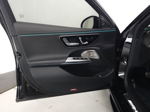 Used 2025 Mercedes-Benz E 53 AMG e 4MATIC Sedan w/ AMG Dynamic Plus Package image 5