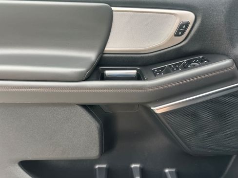 Certified 2025 Ford Expedition Active AWD/4WD image 12