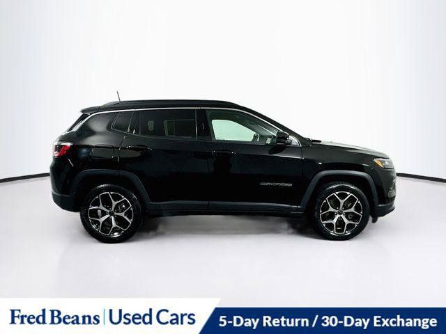 Certified 2025 Jeep Compass Limited AWD/4WD image 10