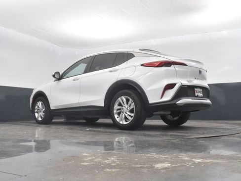 Used 2025 Buick Envista Preferred image 45