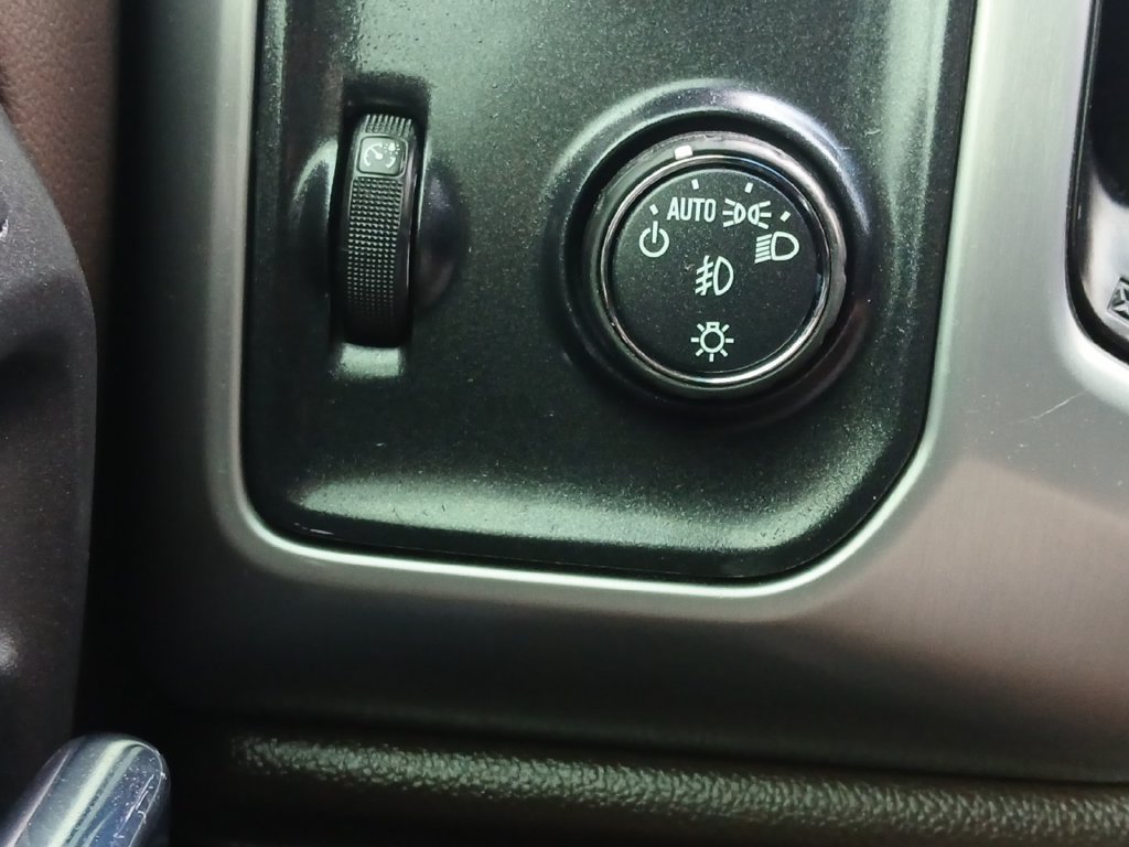 Used 2018 GMC Sierra 1500 SLT w/ Texas SLT Premium Package AWD/4WD image 12