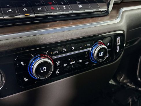 Certified 2024 GMC Sierra 1500 SLT AWD/4WD image 18