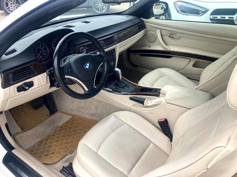 Used 2011 BMW 328i Convertible image 19