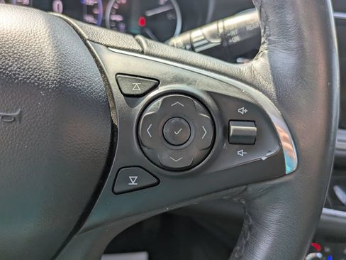 Used 2020 Buick Enclave Avenir w/ Avenir Technology Package FWD image 18