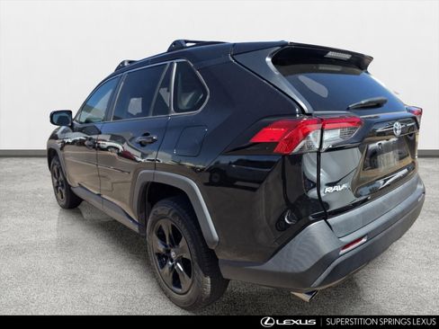 Used 2019 Toyota RAV4 XLE w/ Convenience Package FWD image 4